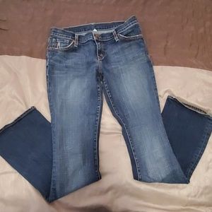 Marciano Jean's Guess size 28 or size 6
